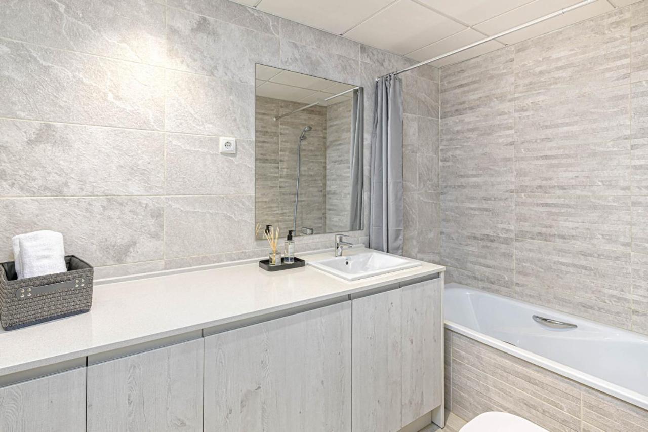 Constancia Apartment In Malaga By Solaga Holiday Homes Екстериор снимка